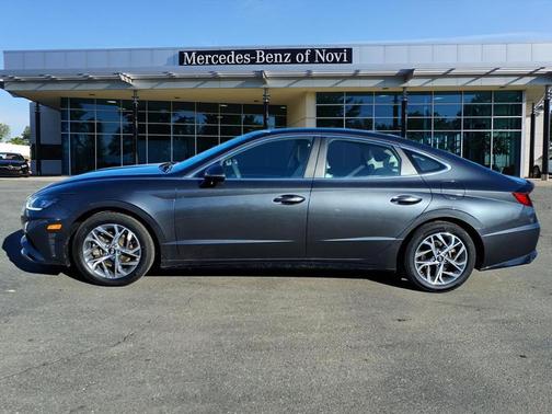 2022 Hyundai SONATA SEL