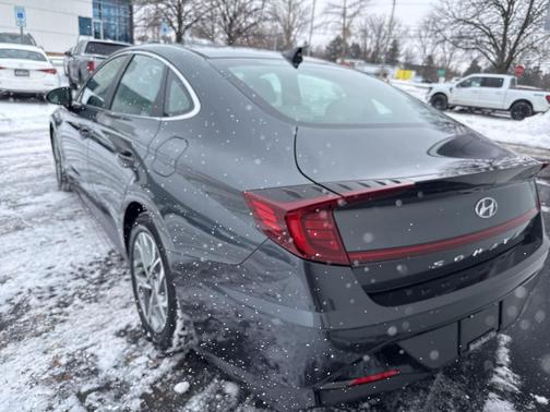 2022 Hyundai SONATA SEL