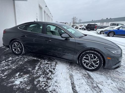 2022 Hyundai SONATA SEL