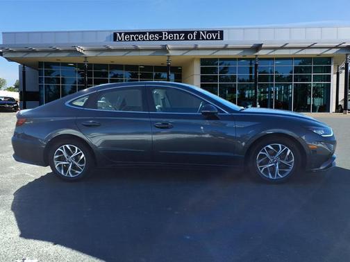 2022 Hyundai SONATA SEL