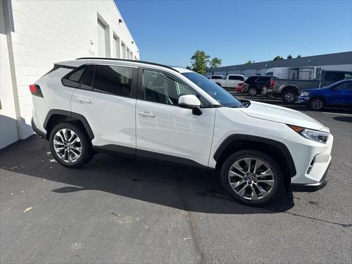 2020 Toyota RAV4 XLE Premium