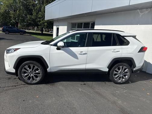 2020 Toyota RAV4 XLE Premium