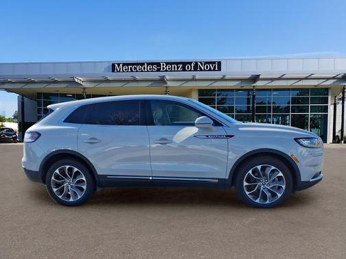 2021 Lincoln Nautilus Reserve