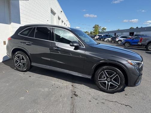 2025 Mercedes-Benz GLC 300 4MATIC