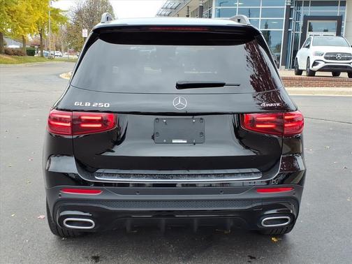 2025 Mercedes-Benz GLB 250 4MATIC