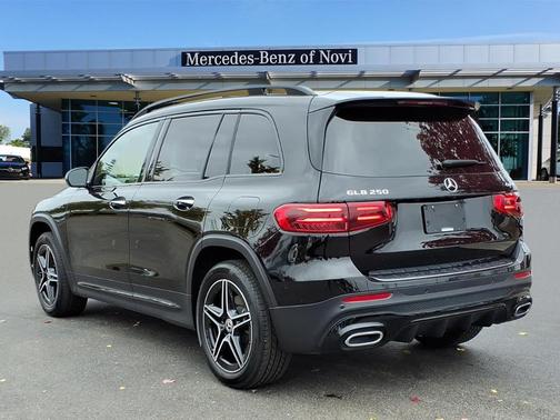 2025 Mercedes-Benz GLB 250 4MATIC