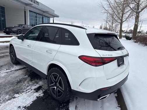 2025 Mercedes-Benz GLC 300 4MATIC
