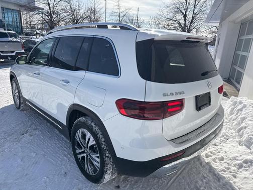 2025 Mercedes-Benz GLB 250 4MATIC