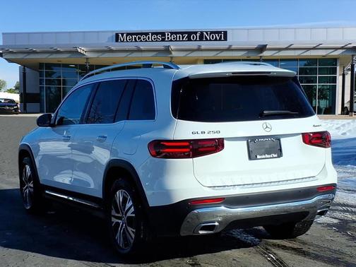 2025 Mercedes-Benz GLB 250 4MATIC