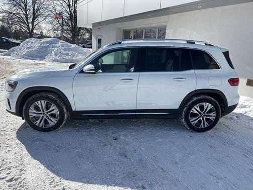 2025 Mercedes-Benz GLB 250 4MATIC