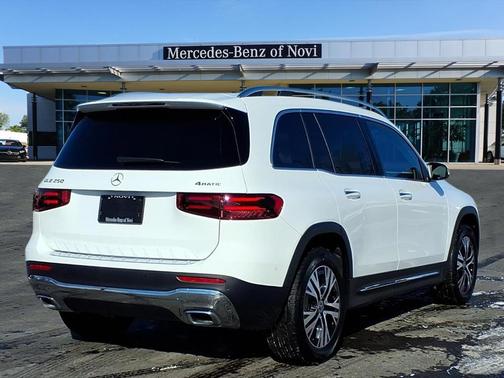 2025 Mercedes-Benz GLB 250 4MATIC