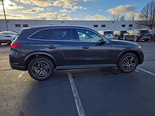2025 Mercedes-Benz GLC 300 4MATIC