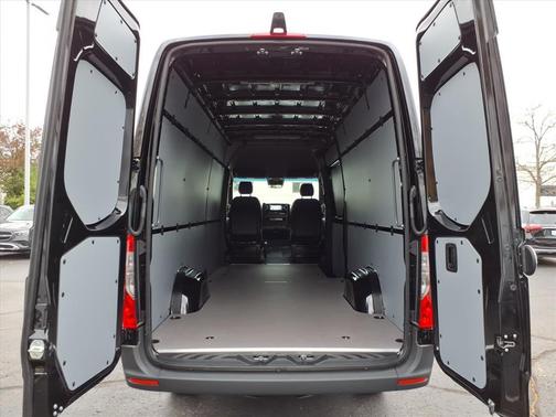 2025 Mercedes-Benz Sprinter 2500 High Roof