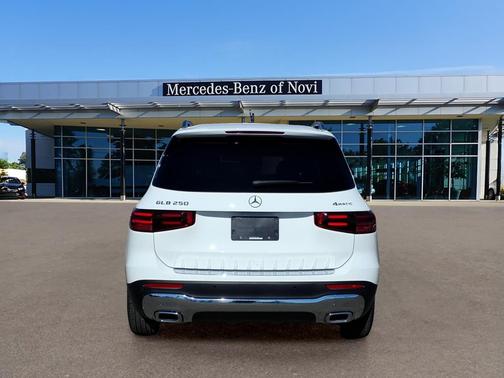 2025 Mercedes-Benz GLB 250 4MATIC