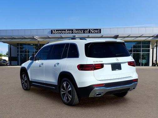 2025 Mercedes-Benz GLB 250 4MATIC