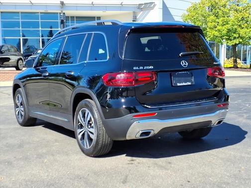 2025 Mercedes-Benz GLB 250 4MATIC