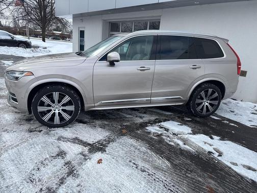 2023 Volvo XC90 B6 Ultimate 7-Seater