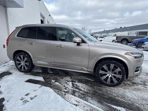 2023 Volvo XC90 B6 Ultimate 7-Seater