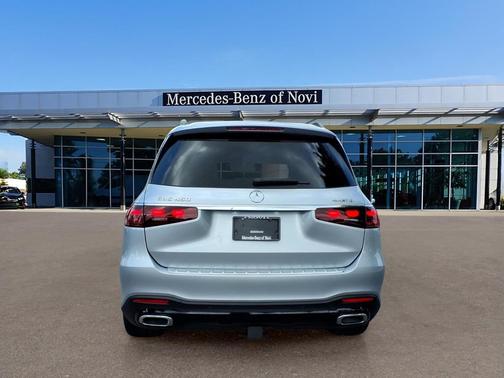 Cirrus Silver Metallic 2024 Mercedes-Benz GLS 450 4MATIC