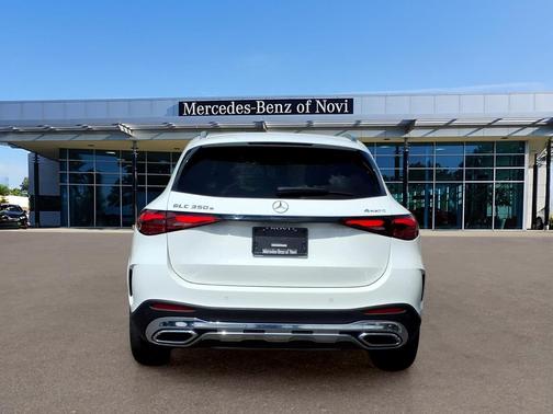 Polar White 2025 Mercedes-Benz GLC 350e Base