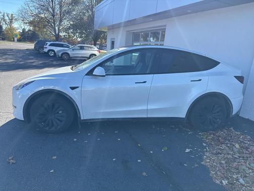 2023 Tesla Model Y Long Range Dual Motor All-Wheel Drive