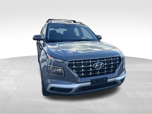 2022 Hyundai VENUE SEL