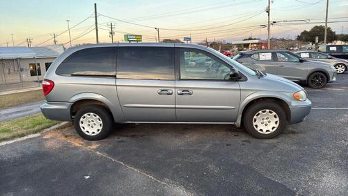 2003 Chrysler Town & Country Minivan 4D
