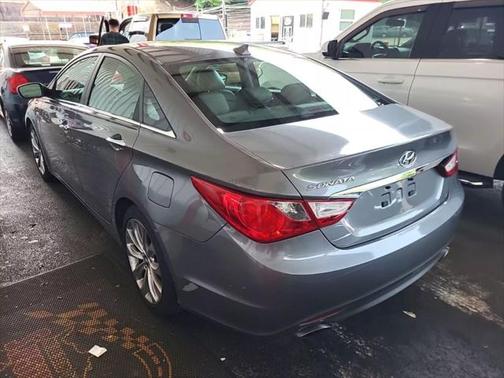 2013 Hyundai SONATA SE