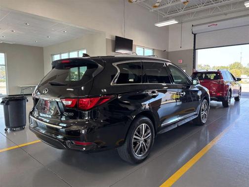 2017 INFINITI QX60 Base