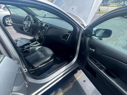 2014 Chrysler 200 Limited