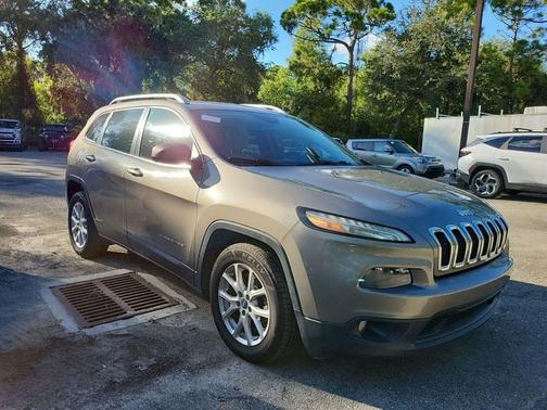 2017 Jeep Cherokee Sport