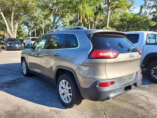 2017 Jeep Cherokee Sport