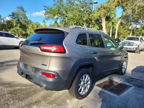 2017 Jeep Cherokee Sport