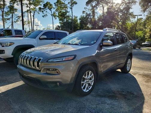 2017 Jeep Cherokee Sport