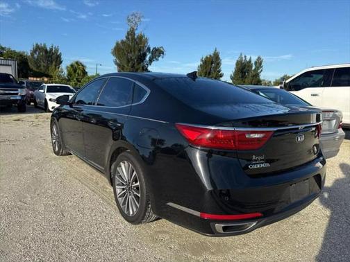 2017 Kia Cadenza Premium