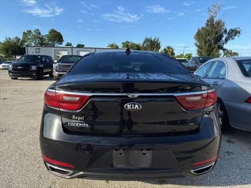 2017 Kia Cadenza Premium