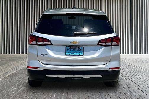 Silver Ice Metallic 2022 Chevrolet Equinox 1LT