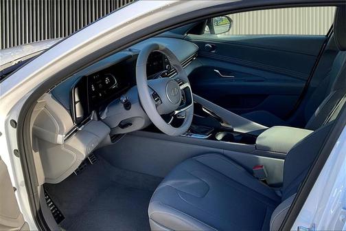 2026 Hyundai ELANTRA SEL