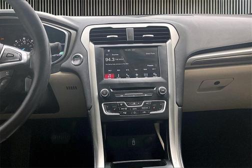 2017 Ford Fusion Energi SE Luxury