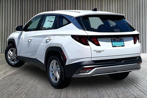 White Pearl 2026 Hyundai TUCSON SE