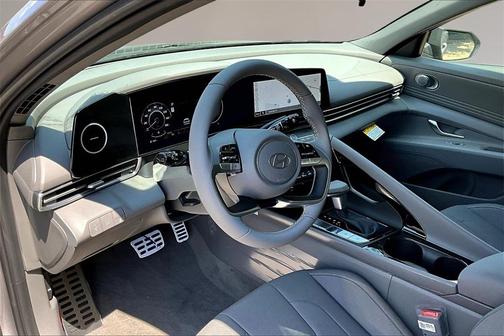 2025 Hyundai ELANTRA HEV SEL Sport