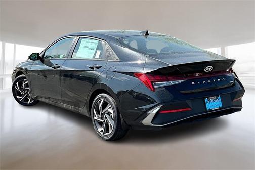 2025 Hyundai ELANTRA HEV SEL Sport