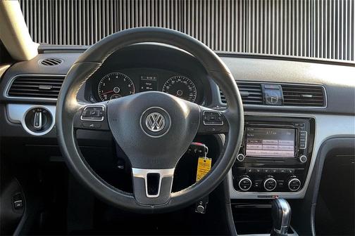 2012 Volkswagen Passat 2.5 SE