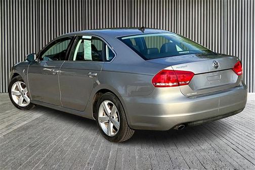 2012 Volkswagen Passat 2.5 SE