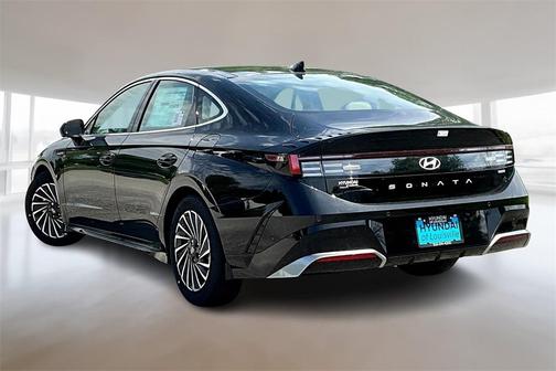 2025 Hyundai SONATA Hybrid Limited