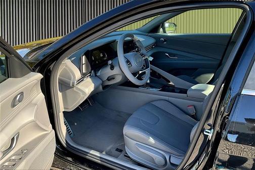 2026 Hyundai ELANTRA SEL