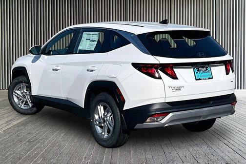 2026 Hyundai TUCSON SE