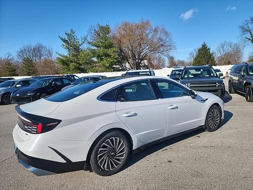 2025 Hyundai SONATA Hybrid Limited