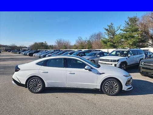 2025 Hyundai SONATA Hybrid Limited