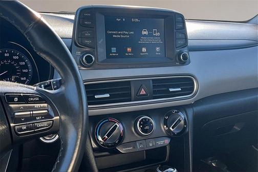 2021 Hyundai KONA SEL
